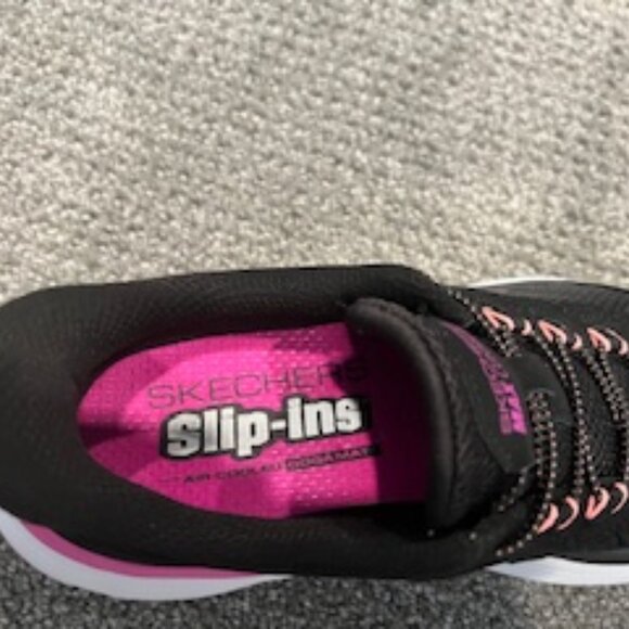 Womens Size 7.5 Sketchers Max Cushioning Endeavor Cardova Hands Free Slip-ins - Picture 4 of 6